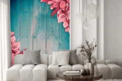 Naklejka: Różowe liście na tle niebieskich desek