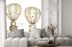 Naklejka: Słonik i lew lecące balonami dziecięca ilustracja