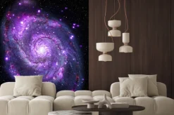 Naklejka: Spiralna galaktyka w odcieniach fioletowego