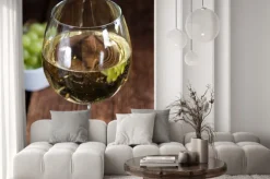 Naklejka: Stary drewniany stół z białego wina