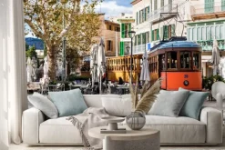 Naklejka: Strassenbahn fährt durch die fußgängerzone w soller