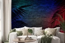 Naklejka: Tło pustego korytarza z ceglanymi ścianami i neonowym światłem.