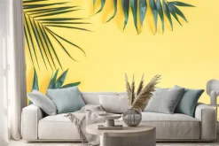 Naklejka: Tropikalna palma opuszcza na żółtym tle. koncepcja lato. płaskie