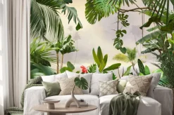 Naklejka: Tropikalne rośliny i czerwony kwiat w dżungli