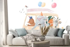 Naklejka: Urocze zwierzątka z balonami w autobusie