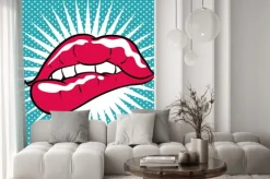 Naklejka: Usta na niebieskim tle w stylu pop art