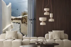 Naklejka: Widok przez otwarte drzwi na morze śródziemne