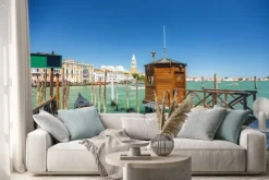 Naklejka: Widok z gondoli podczas jazdy po kanałach wenecji í