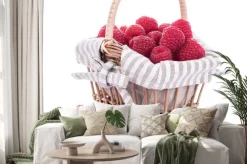 Naklejka: Świeże maliny w koszu