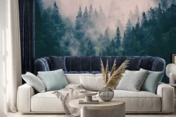 Naklejka: Wierzchołki drzew tonące we mgle