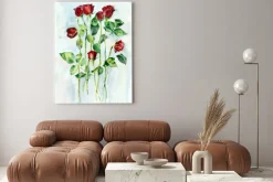 Obraz: Akwarela. czerwone róże z zielonymi liśćmi na długich łodygach.