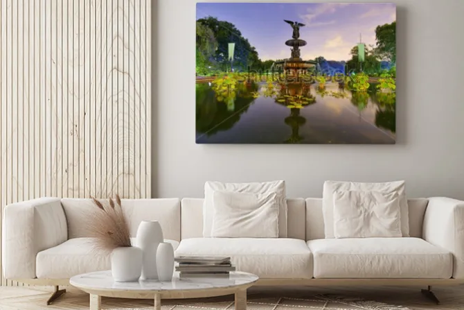 Obraz: Angels of the water fountain at bethesda terrace in new york