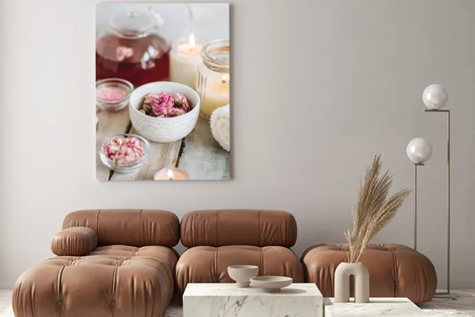 Obraz: Aromatherapy. bath salt, pure natural essential oils, floral