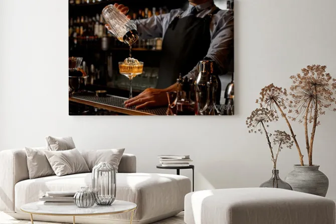 Obraz: Barman przygotowujący drinka