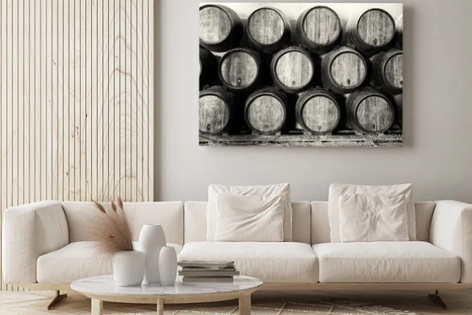Obraz: Beczki w piwnicy w czerni i bieli