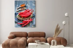 Obraz: Chili i pieprz na stole