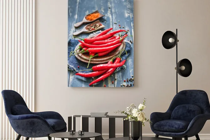 Obraz: Chili i pieprz na stole