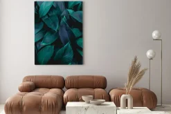 Obraz: Closeup nature view of green leaf in garden, dark wallpaper concept,