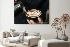 Obraz: Coffee latte barista making pattern in a cup of coffee shop