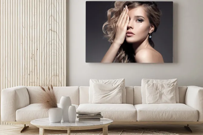 Obraz: Długie włosy kręcone