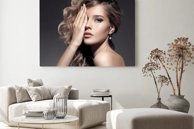 Obraz: Długie włosy kręcone