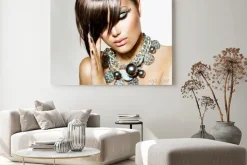 Obraz: Dziewczyna glamour fashion beauty z stylowej fryzurę i makijaż