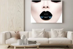 Obraz: Dziewczyna z granatowymi ustami