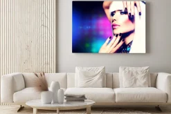 Obraz: Fashion girl portrait disco party. fioletowy makijaż i white