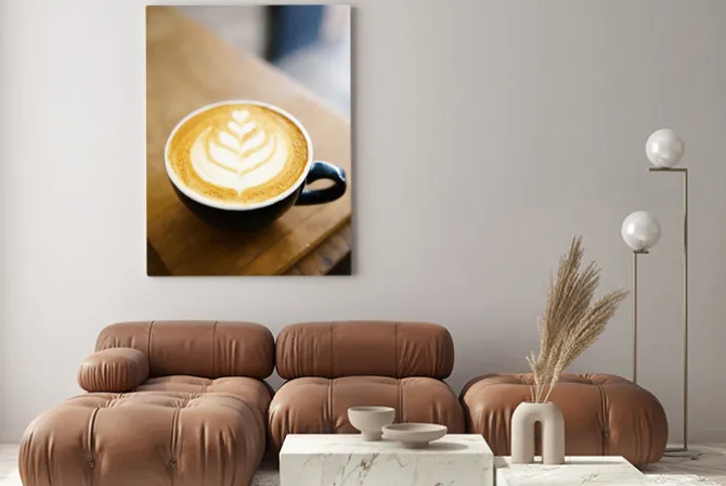 Obraz: Gorąca kawa na drewnianym stole. kawa latte art