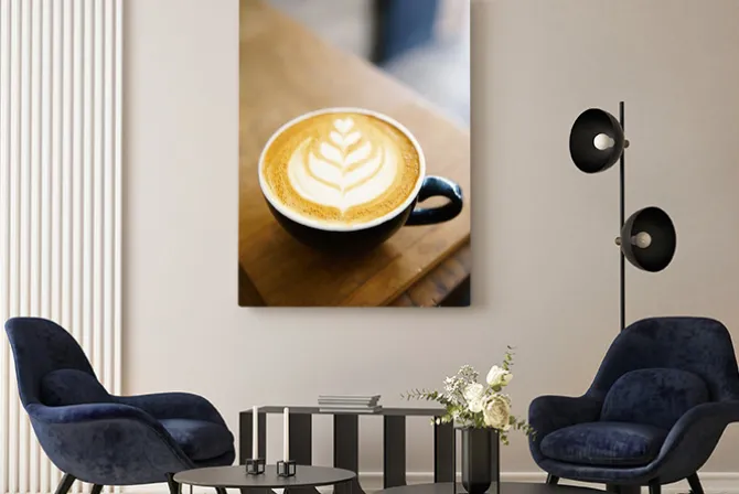 Obraz: Gorąca kawa na drewnianym stole. kawa latte art