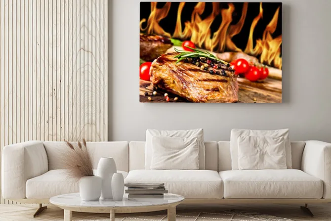 Obraz: Grillowane steki wołowe z płomieni na tle