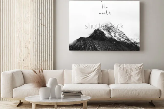 Obraz: Górski szczyt z napisami