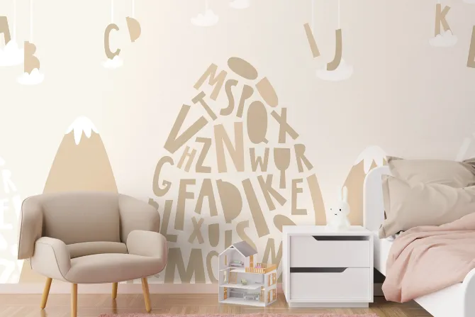 Obraz: Góry na tle chmur z literami