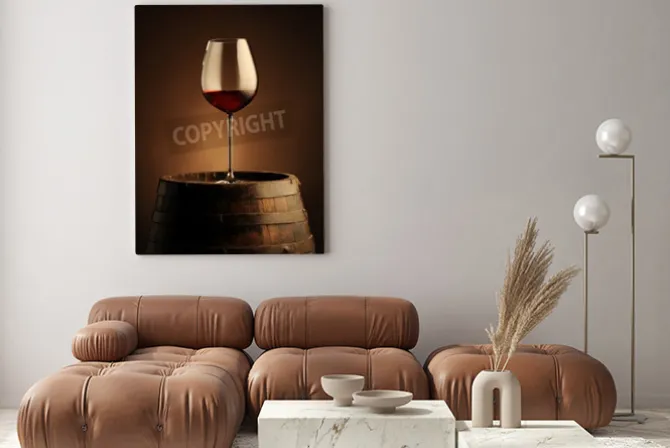 Obraz: Kieliszek czerwonego trunku na beczce