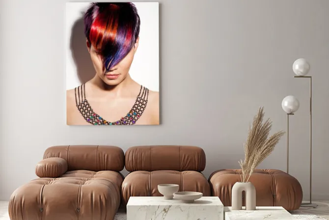 Obraz: Kobieta o fantazyjnej fryzurze