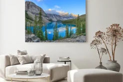 Obraz: Krajobraz z jeziorem moraine w parku narodowym banff