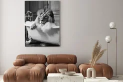 Obraz: Lew w wannie nowoczesny motyw w czerni i bieli