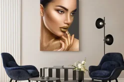 Obraz: Makijaż artystyczny. portret piękna kobieta z złotą skórą. glamour