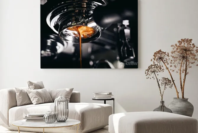 Obraz: Making espresso on a coffee machine