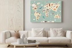 Obraz: Mapa świata ze zwierzętami w stonowanych kolorach