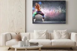 Obraz: Mężczyzna tańczący hip hop w kompozycji z neonowymi liniami