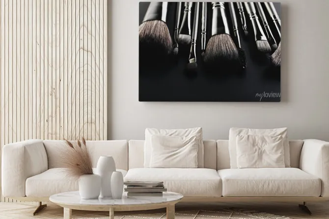 Obraz: Pędzle do makijażu zestaw bliska na czarnym tle poziomej, sp