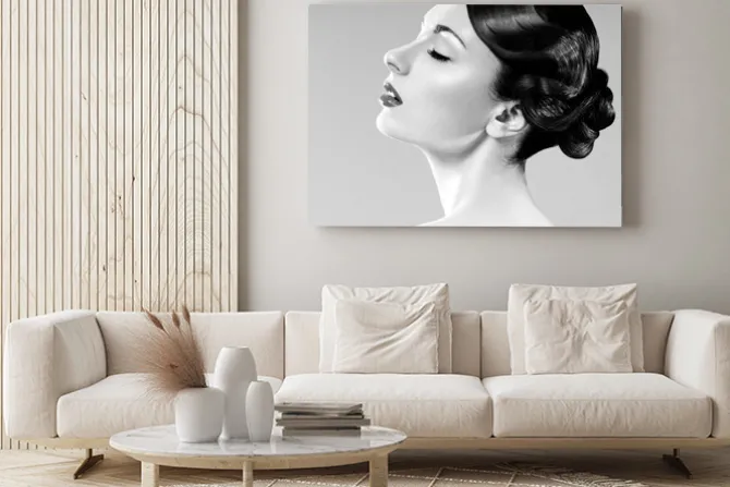 Obraz: Piękna kobieta z profesjonalnym fryzury