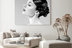 Obraz: Piękna kobieta z profesjonalnym fryzury