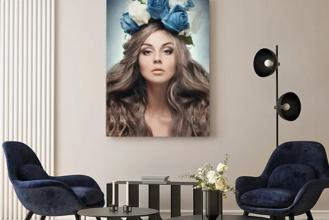 Obraz: Piękne kobiety z kwiatów wianek.