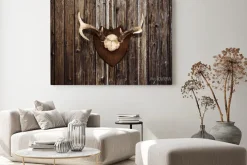 Obraz: Rogi na drewnianej ścianie