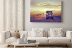 Obraz: Samochód retro na piaszczystej drodze