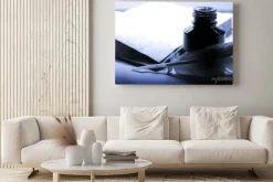 Obraz: Stare książki z piór i inkpot w kolorze niebieskim