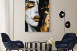 Obraz: Twarz kobiety ze złotymi ustami abstrakcyjny malunek