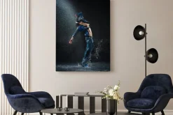 Obraz: Wet kobieta taniec. pod waterdrops. studio photo